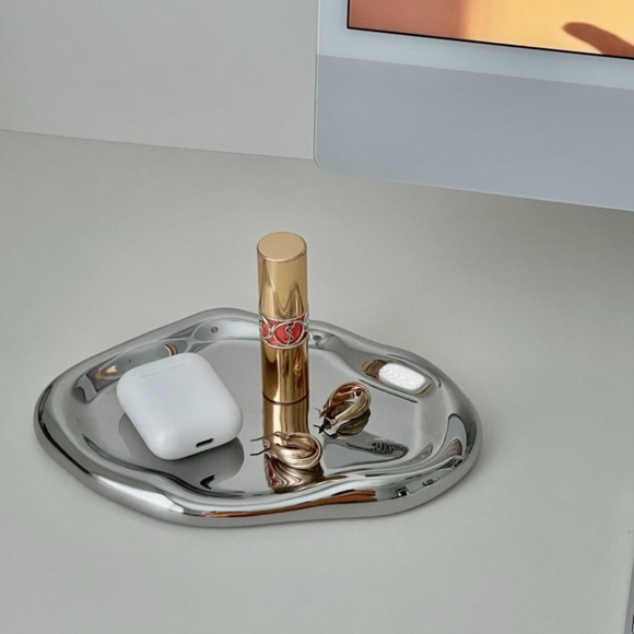 Cloud-Shaped Ceramic Silver Tray - Picture 3 of 7